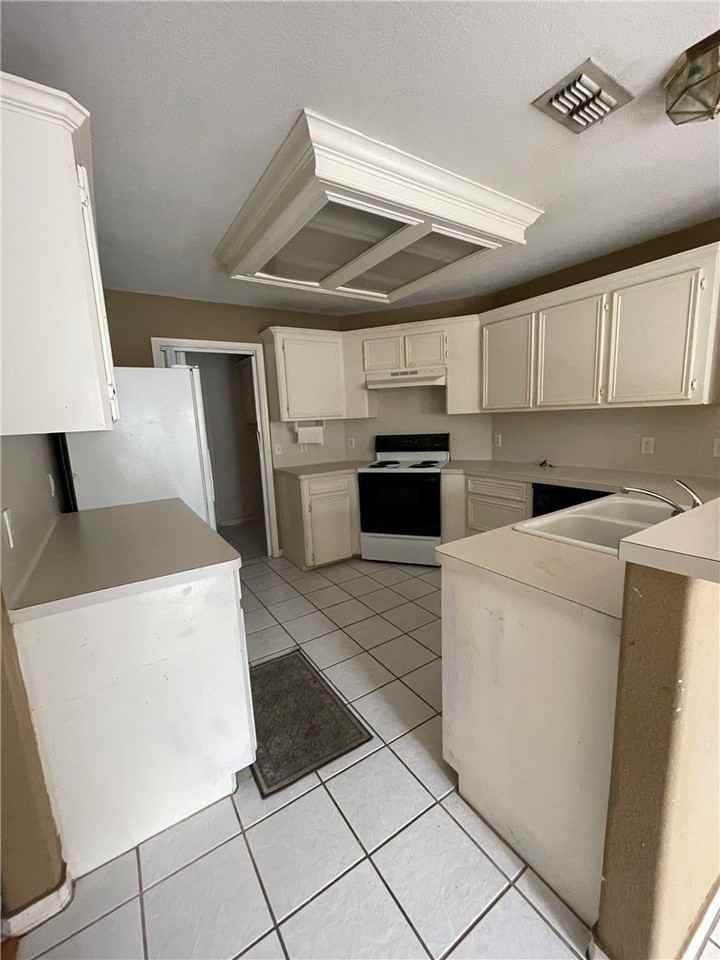 7910 Impala Dr - Photo 4 of 9