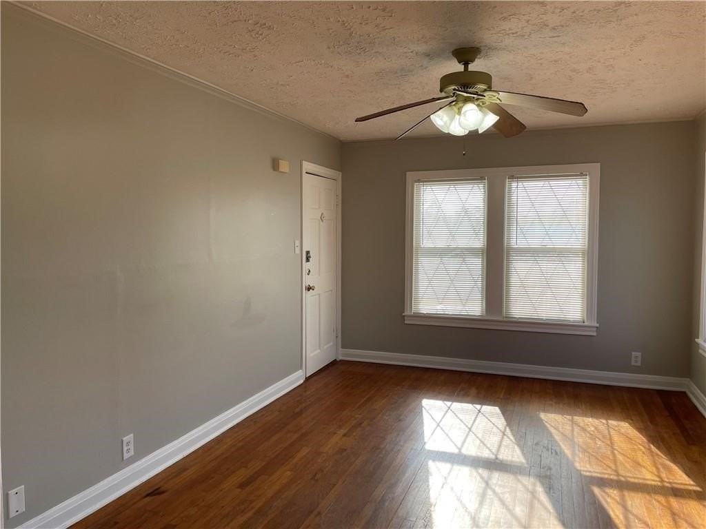 332 Rosebud Ave - Photo 2 of 14