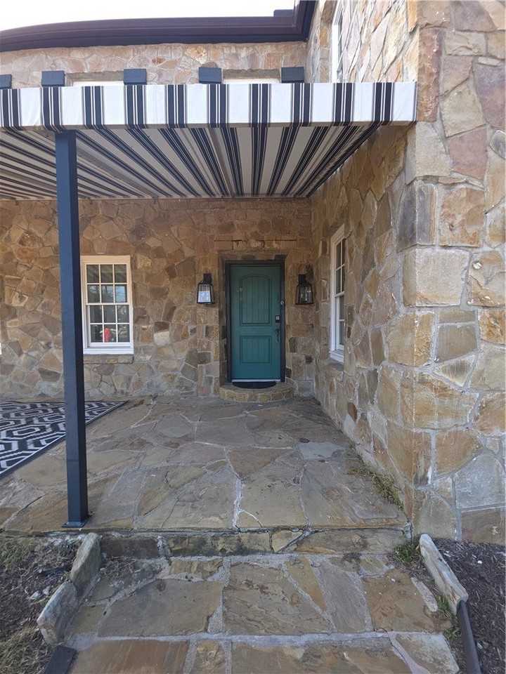 1401 Omohundro St - Photo 5 of 25