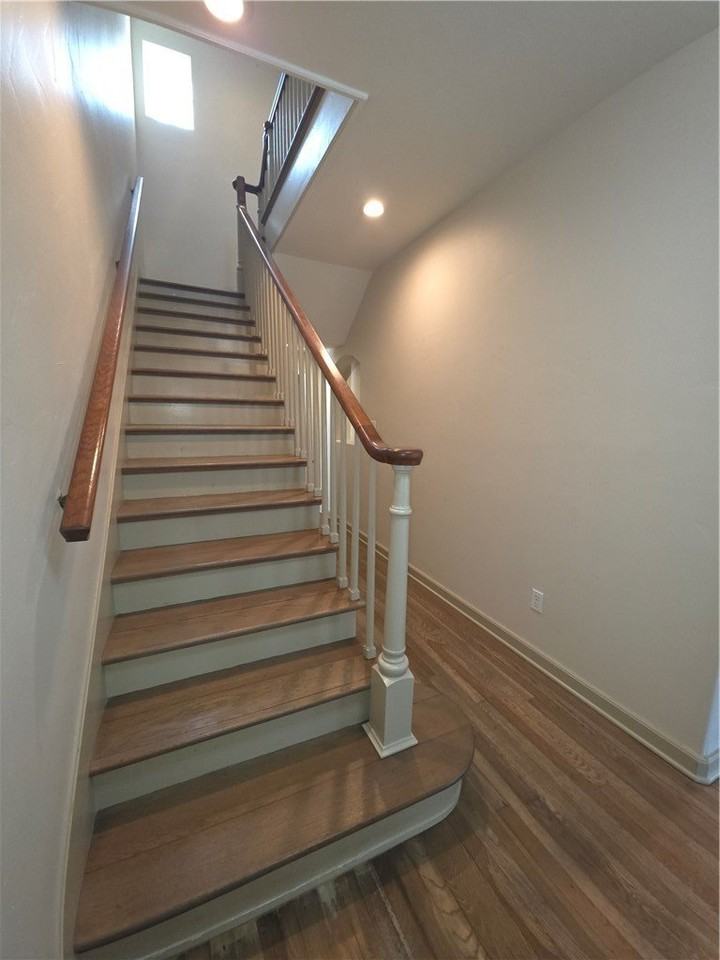 1401 Omohundro St - Photo 6 of 25