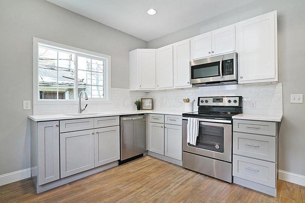 597 Lilley Ave - Photo 6 of 10