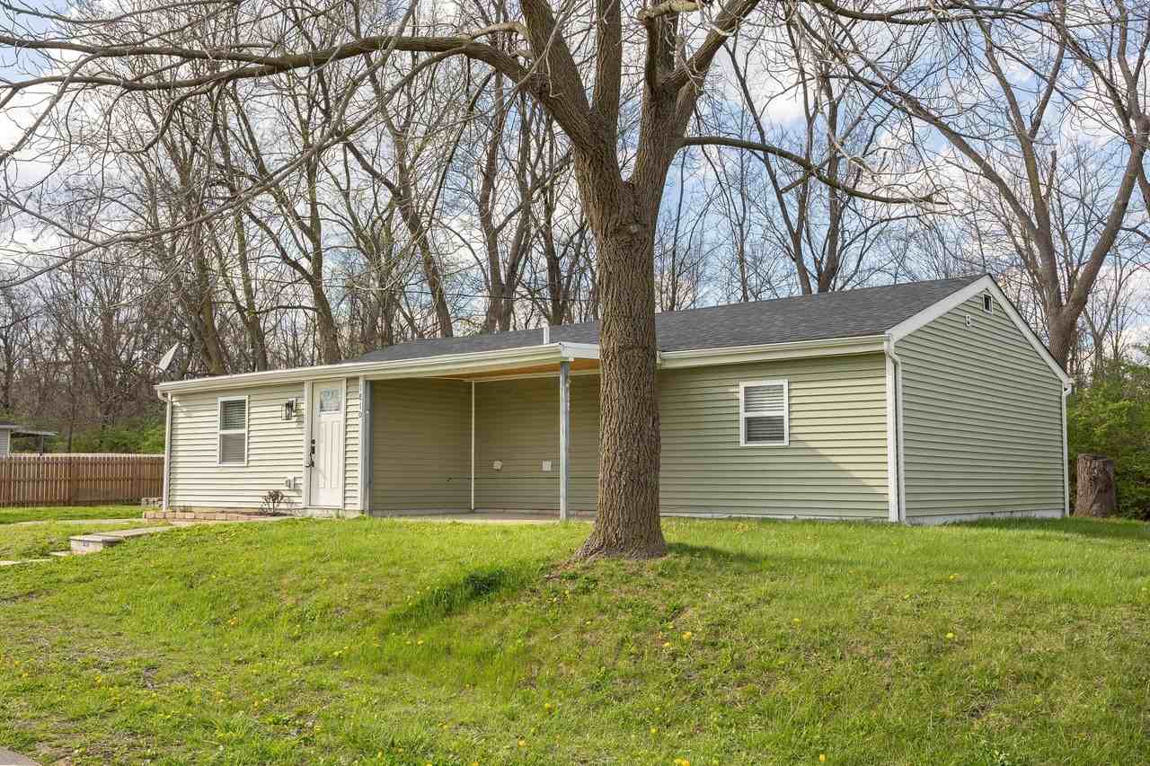 1810 Tanis Dr - Photo 6 of 33