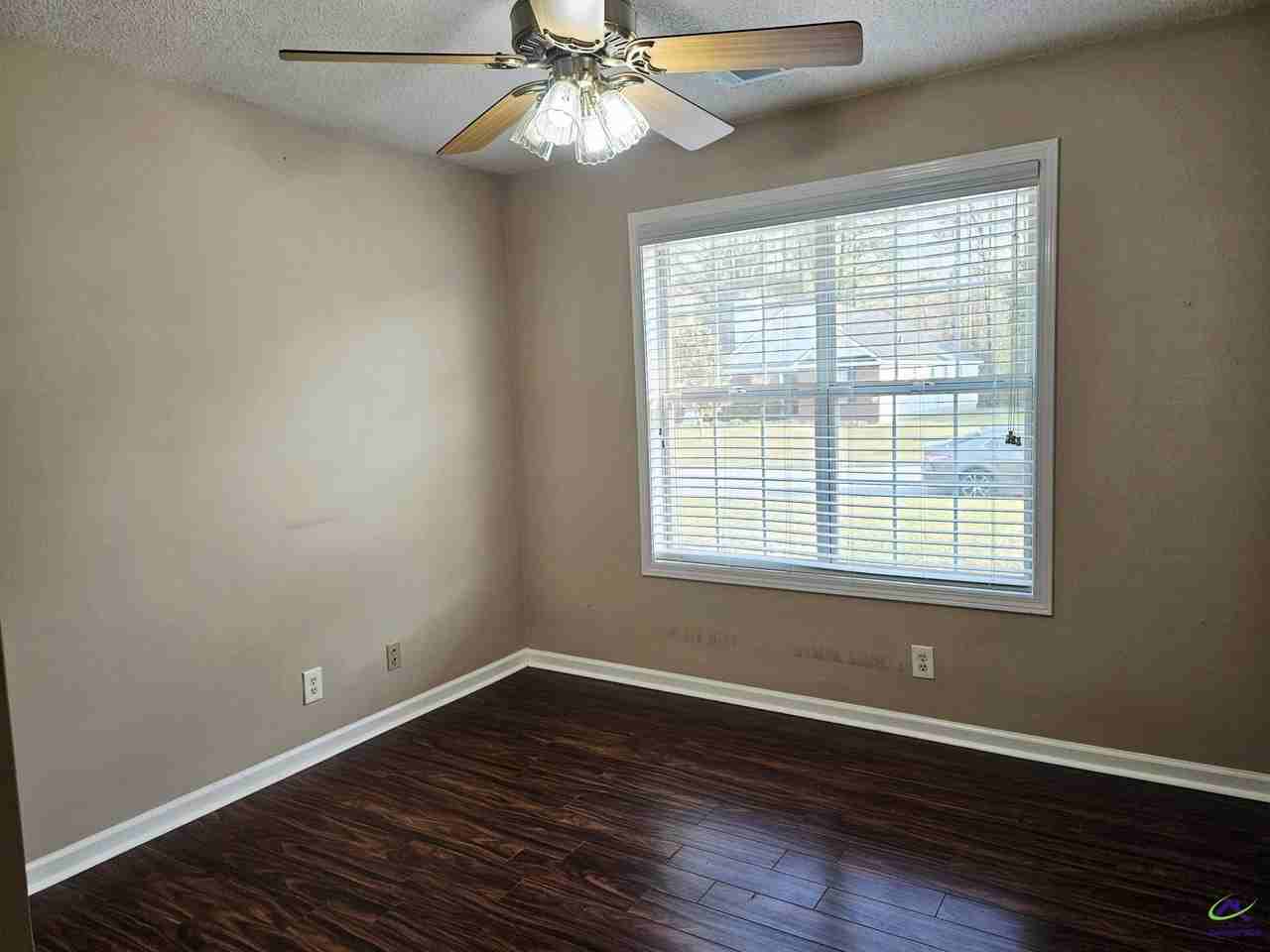 217 Willis Creek Rd - Photo 2 of 19