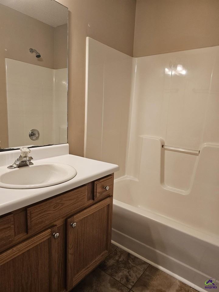 217 Willis Creek Rd - Photo 3 of 19