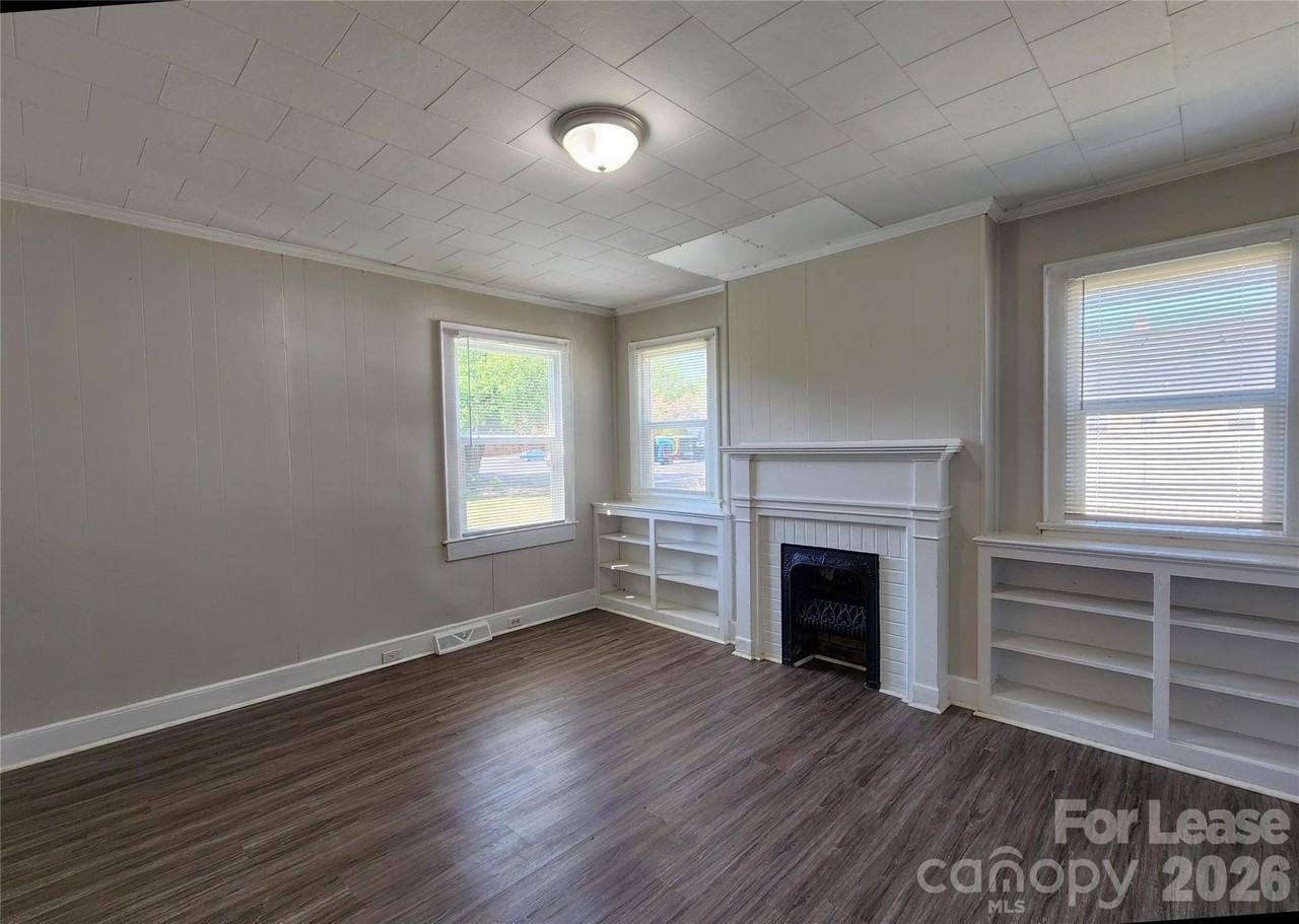 12 Woodsdale Pl Se - Photo 3 of 18