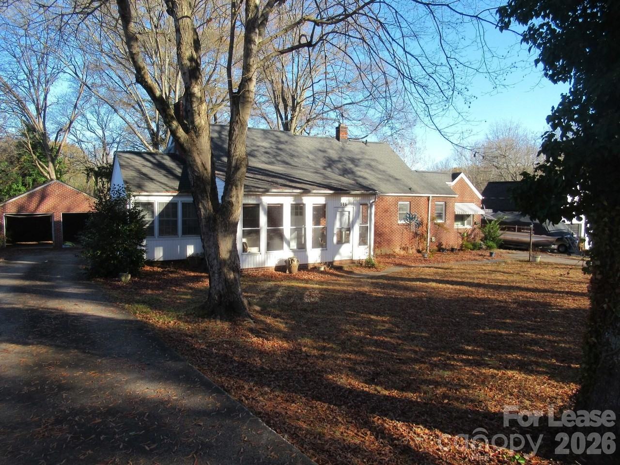 505 S Cedar St - Photo 2 of 24