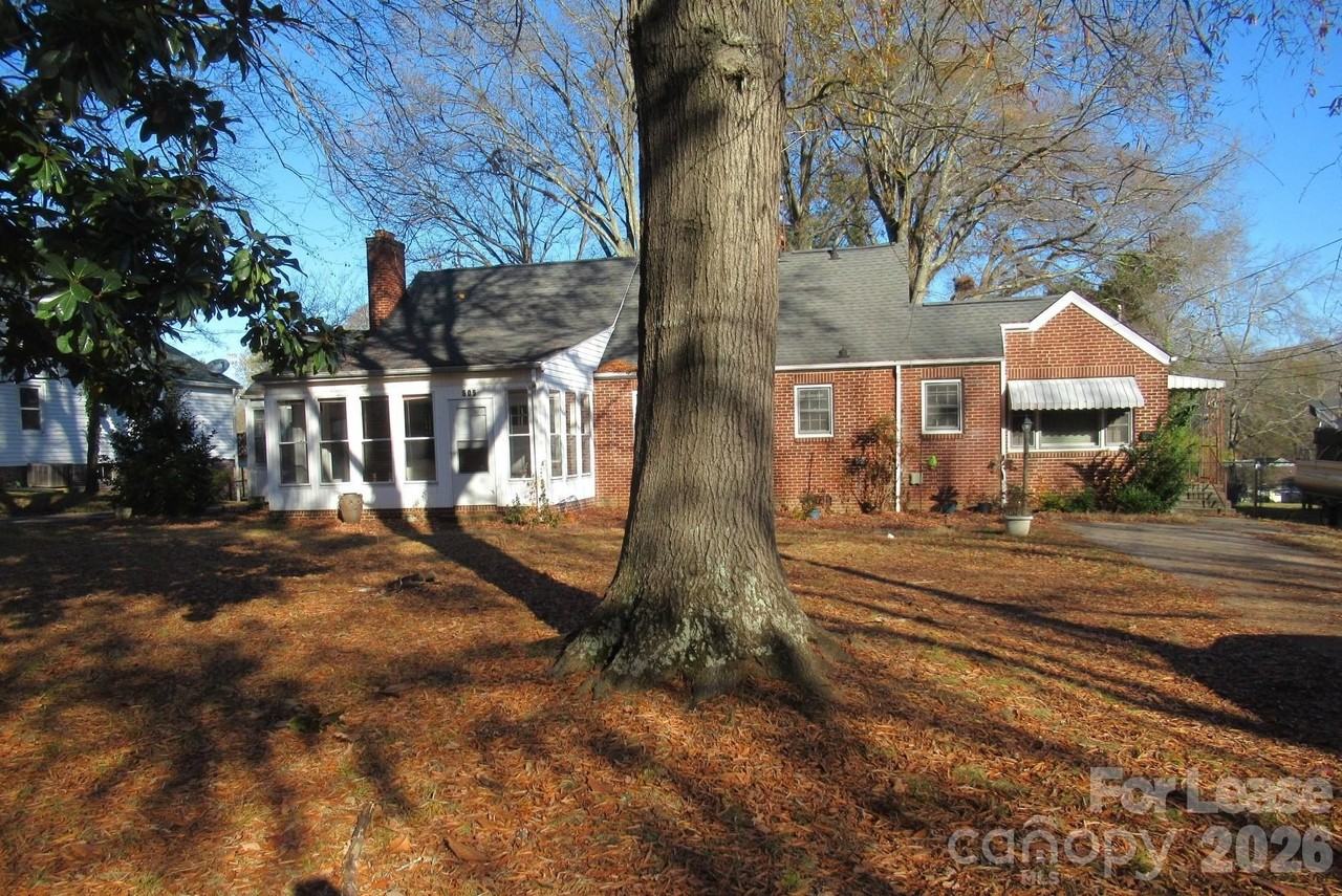 505 S Cedar St - Photo 3 of 24