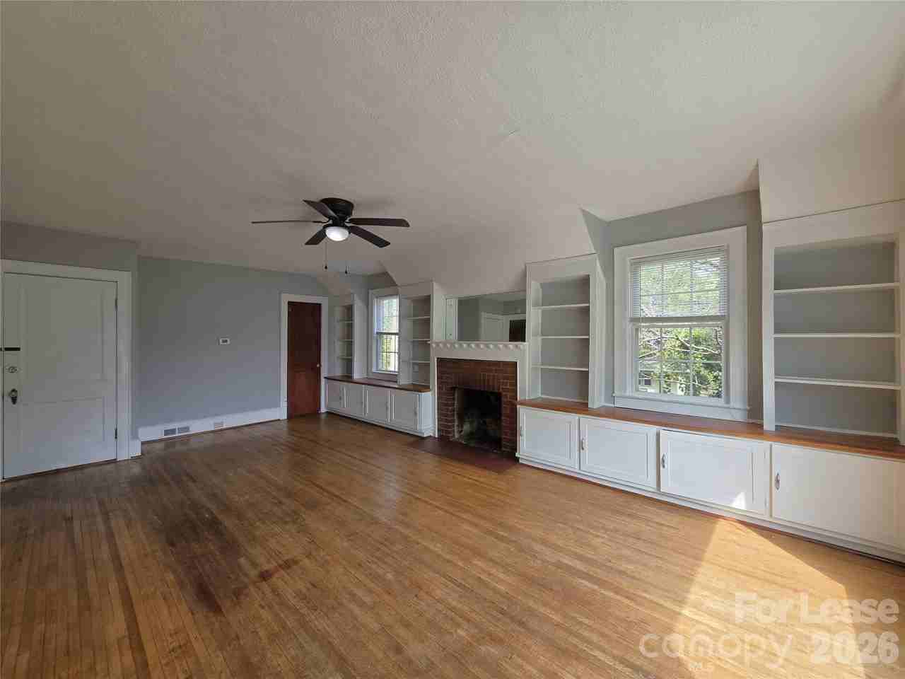 754 Montgomery Ave Unit B - Photo 3 of 17