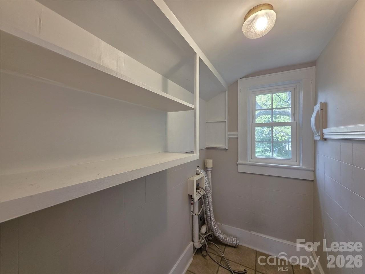 754 Montgomery Ave Unit B - Photo 7 of 17