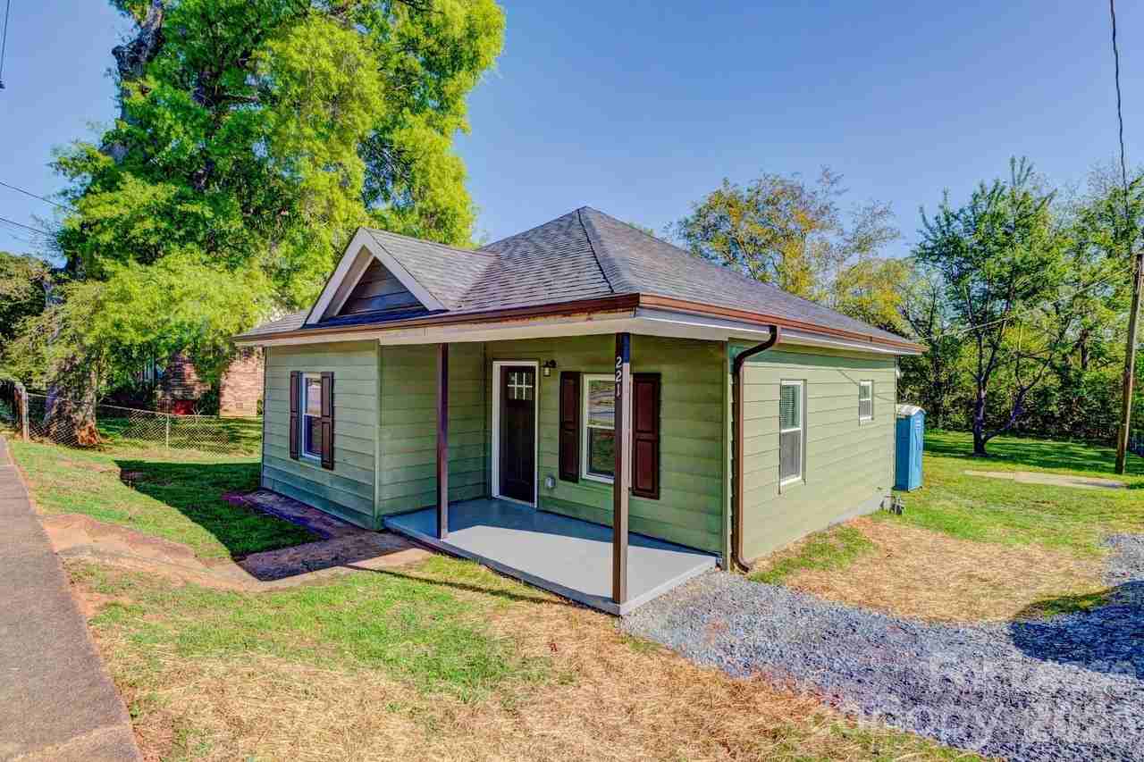 221 Walker St - Photo 2 of 12