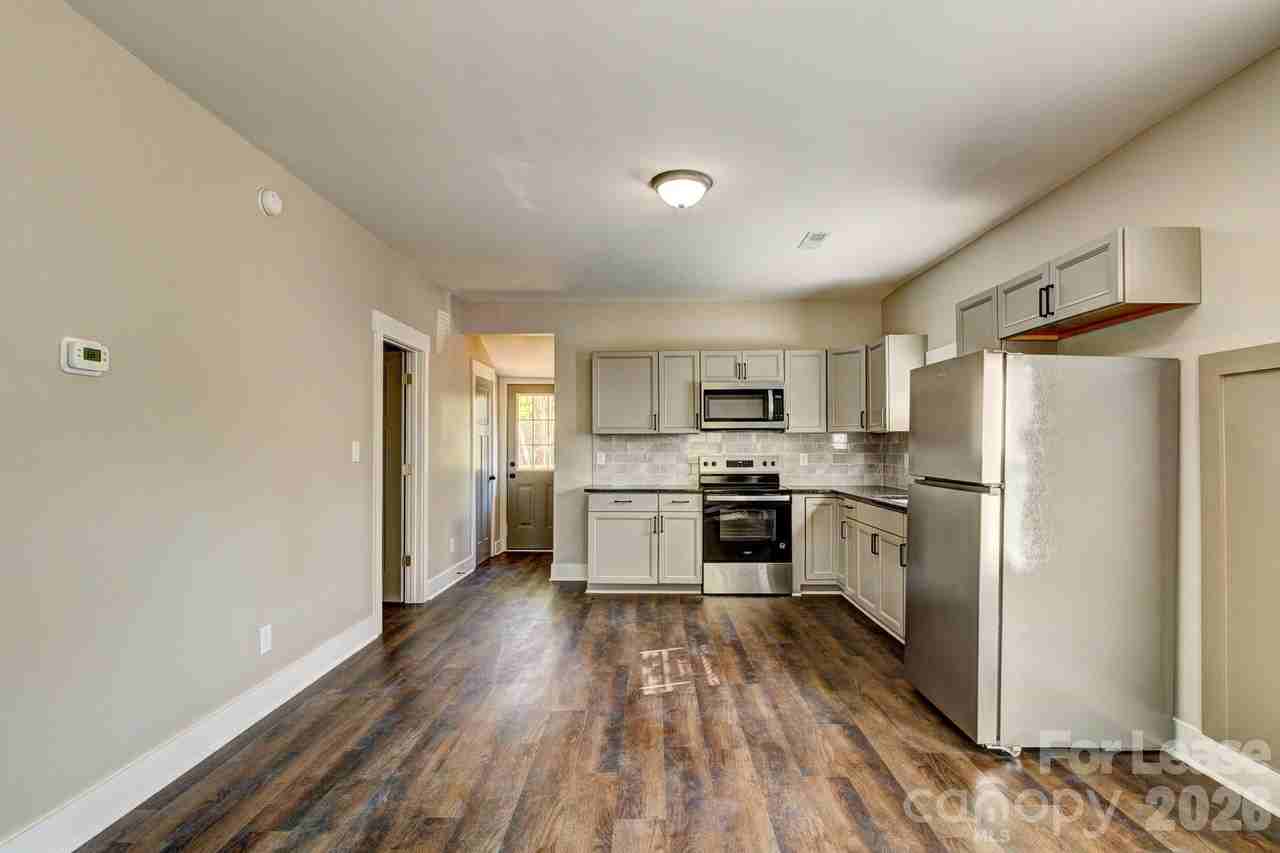 221 Walker St - Photo 5 of 12