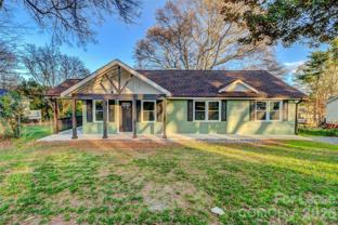 824 2nd St - Photo 1 of 1