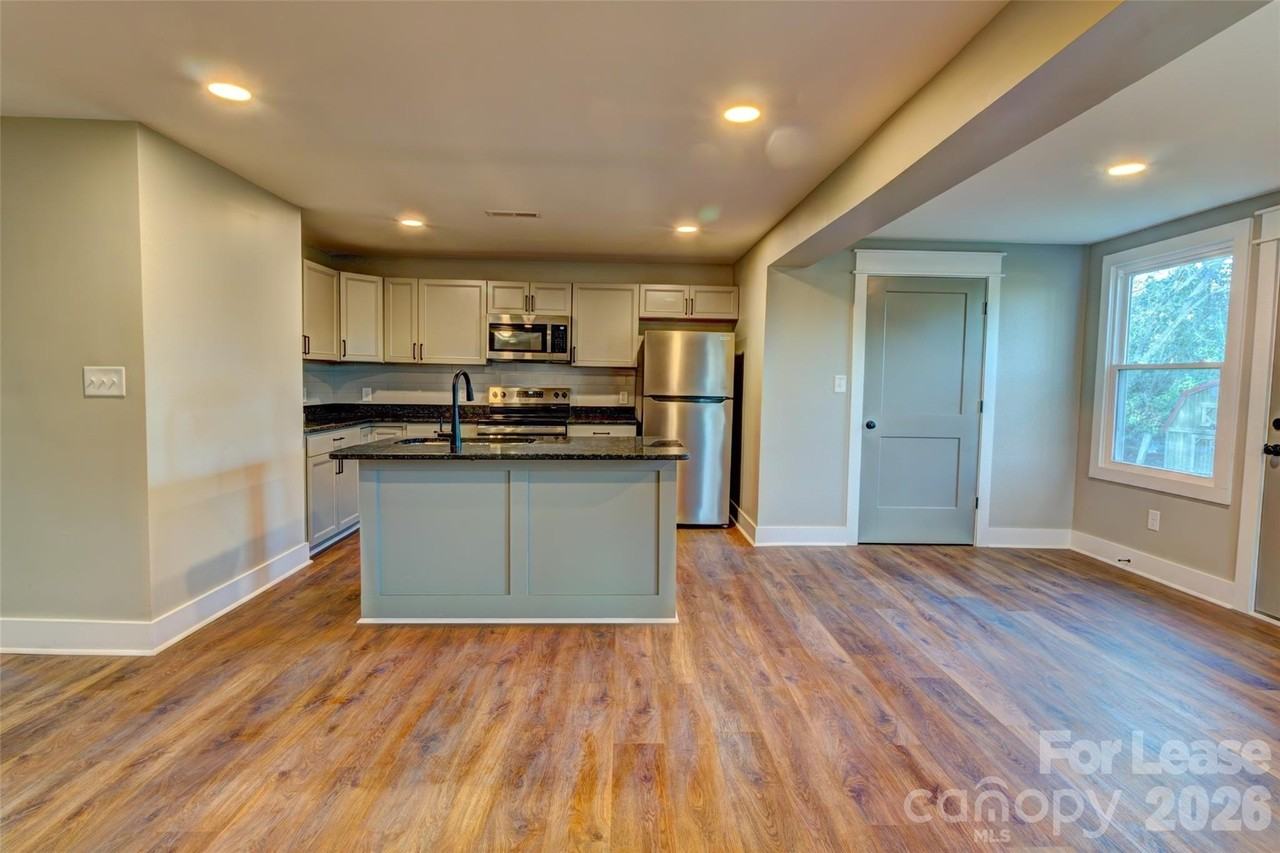 824 2nd St - Photo 6 of 16