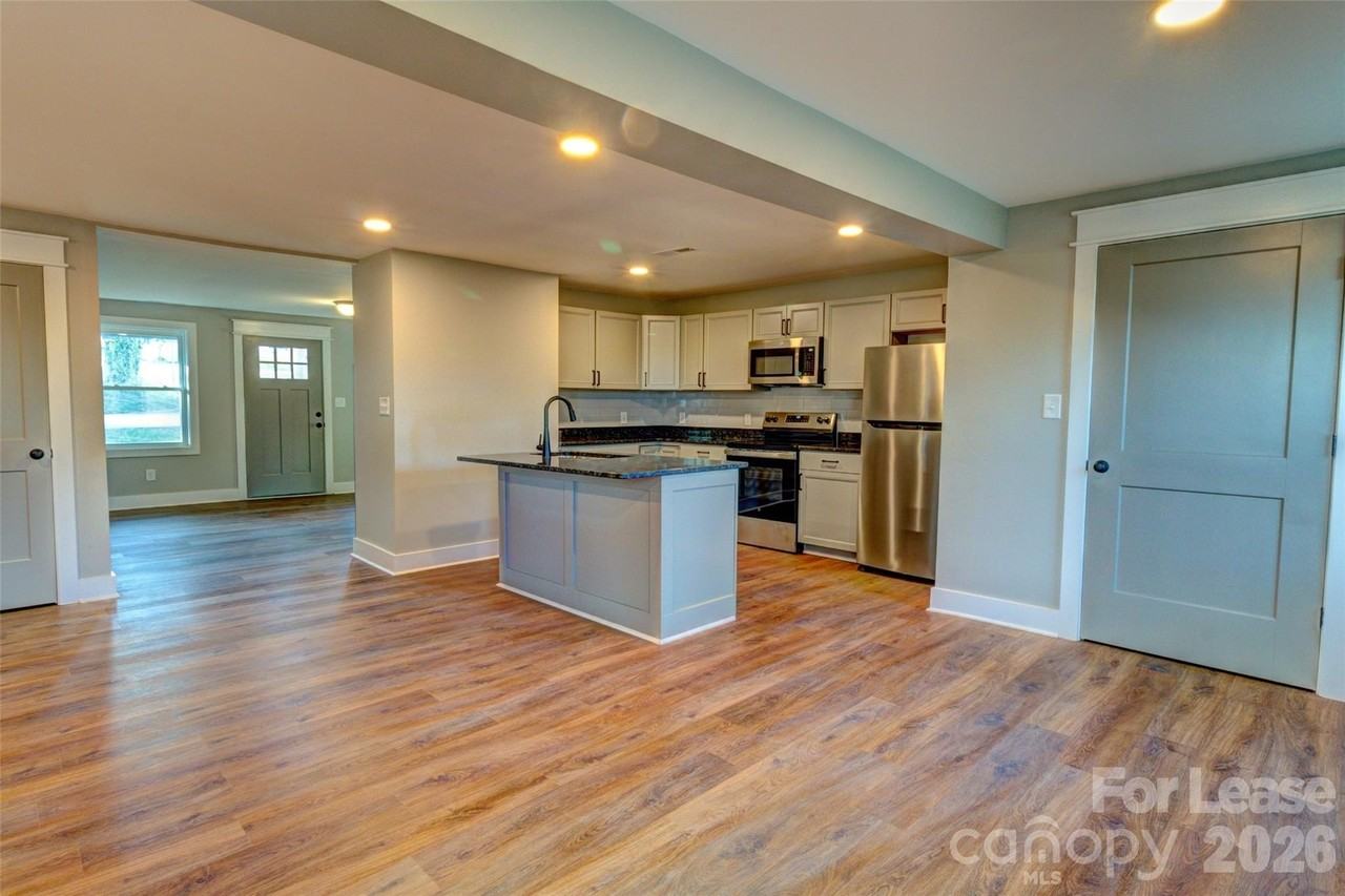 824 2nd St - Photo 7 of 16