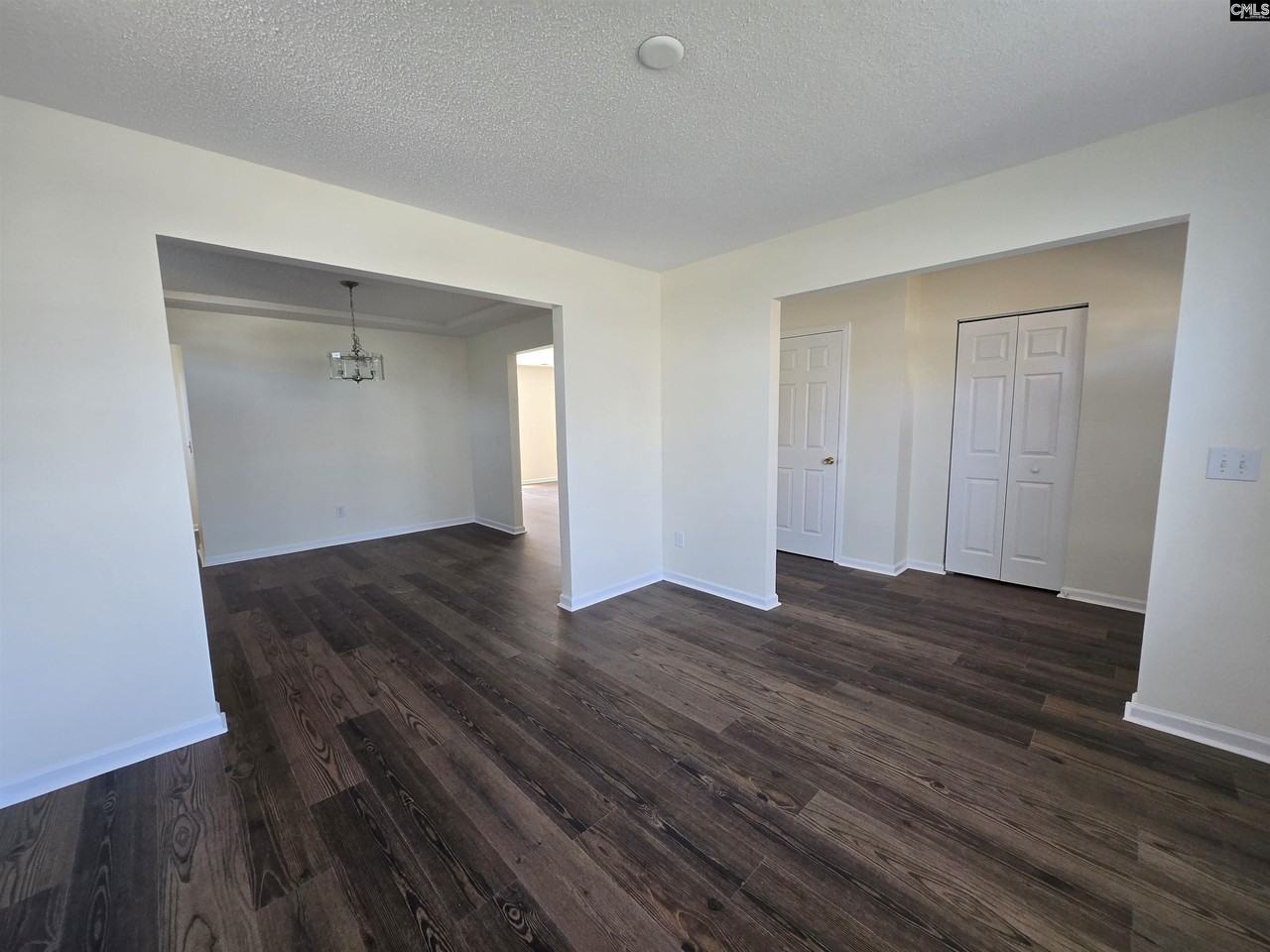 132 Fox Grove Cir - Photo 4 of 34