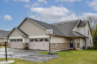 949 Hudson Ave - Photo 1 of 1