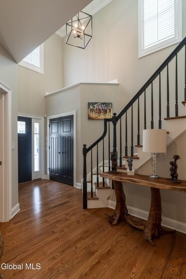 5 Maria Ln - Photo 3 of 30