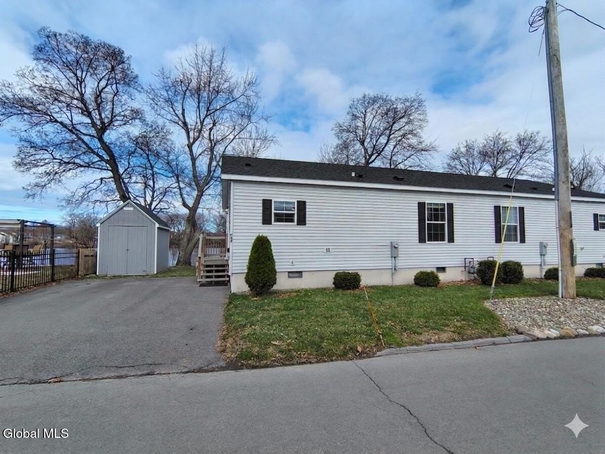 589 1st Ave - Photo 2 of 16