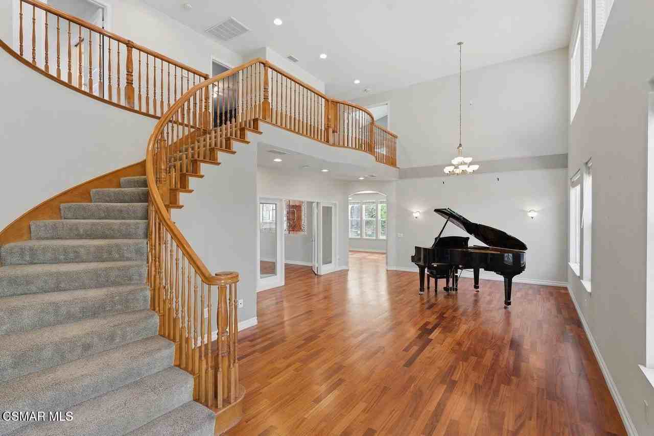 1775 Red Robin Pl - Photo 2 of 7