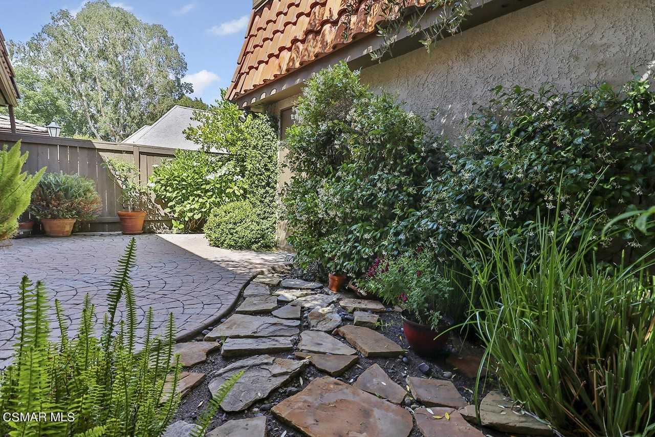 2846 Lakeridge Ln - Photo 5 of 35