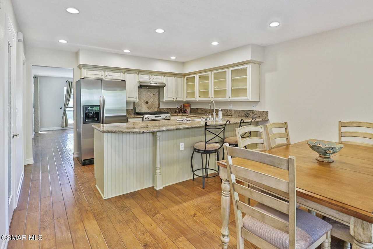 2846 Lakeridge Ln - Photo 7 of 35