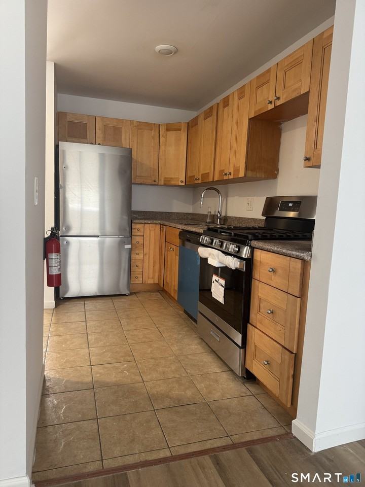15 Greenwich Ave #9 - Photo 4 of 13