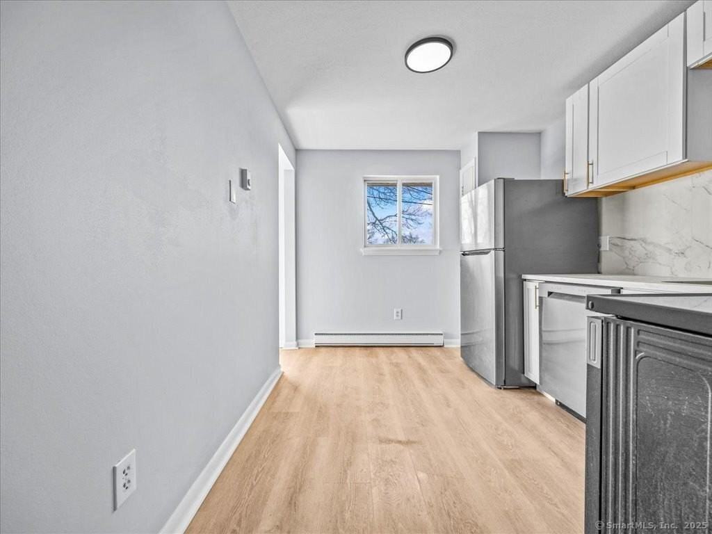 98 Carlton St Apt 101 - Photo 6 of 16