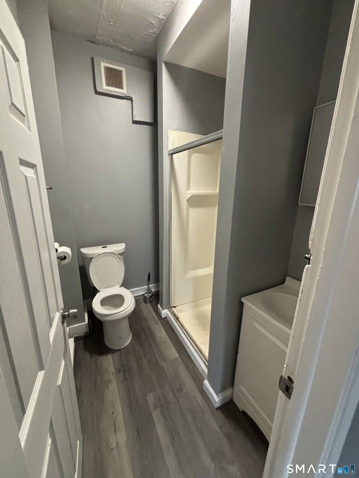 2370 Main St - Photo 3 of 7