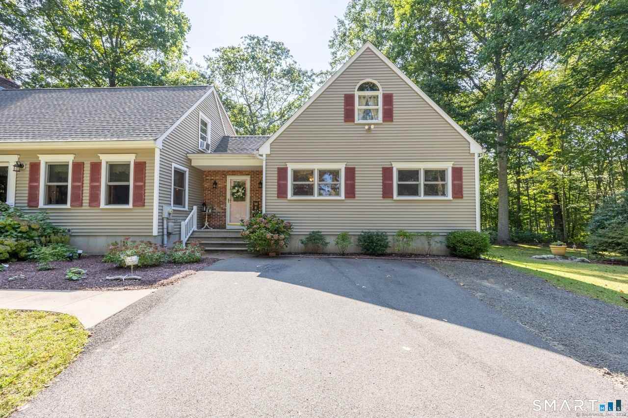 7 Stephens Ct - Photo 2 of 23