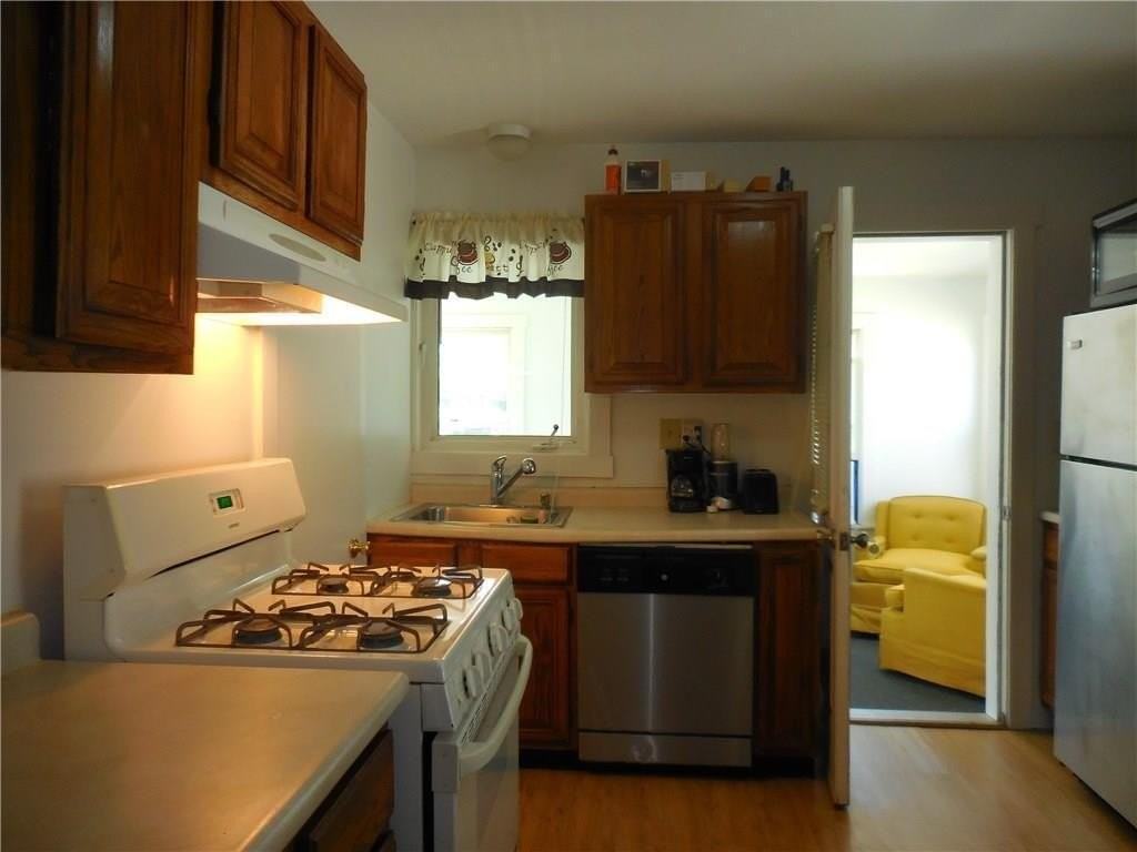 17 Lake Ave Unit 2 - Photo 5 of 14