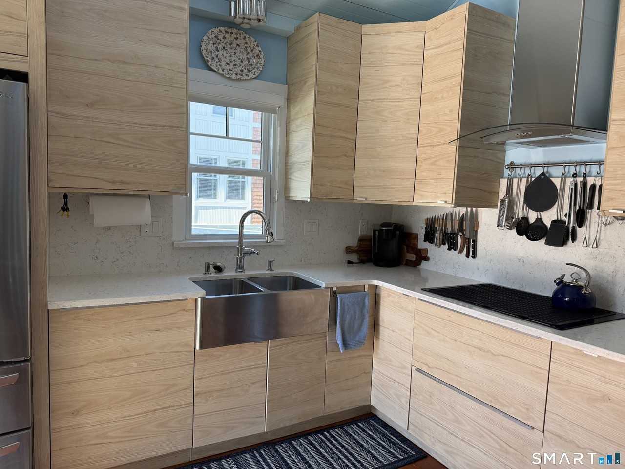 94 Lee Way - Photo 3 of 8