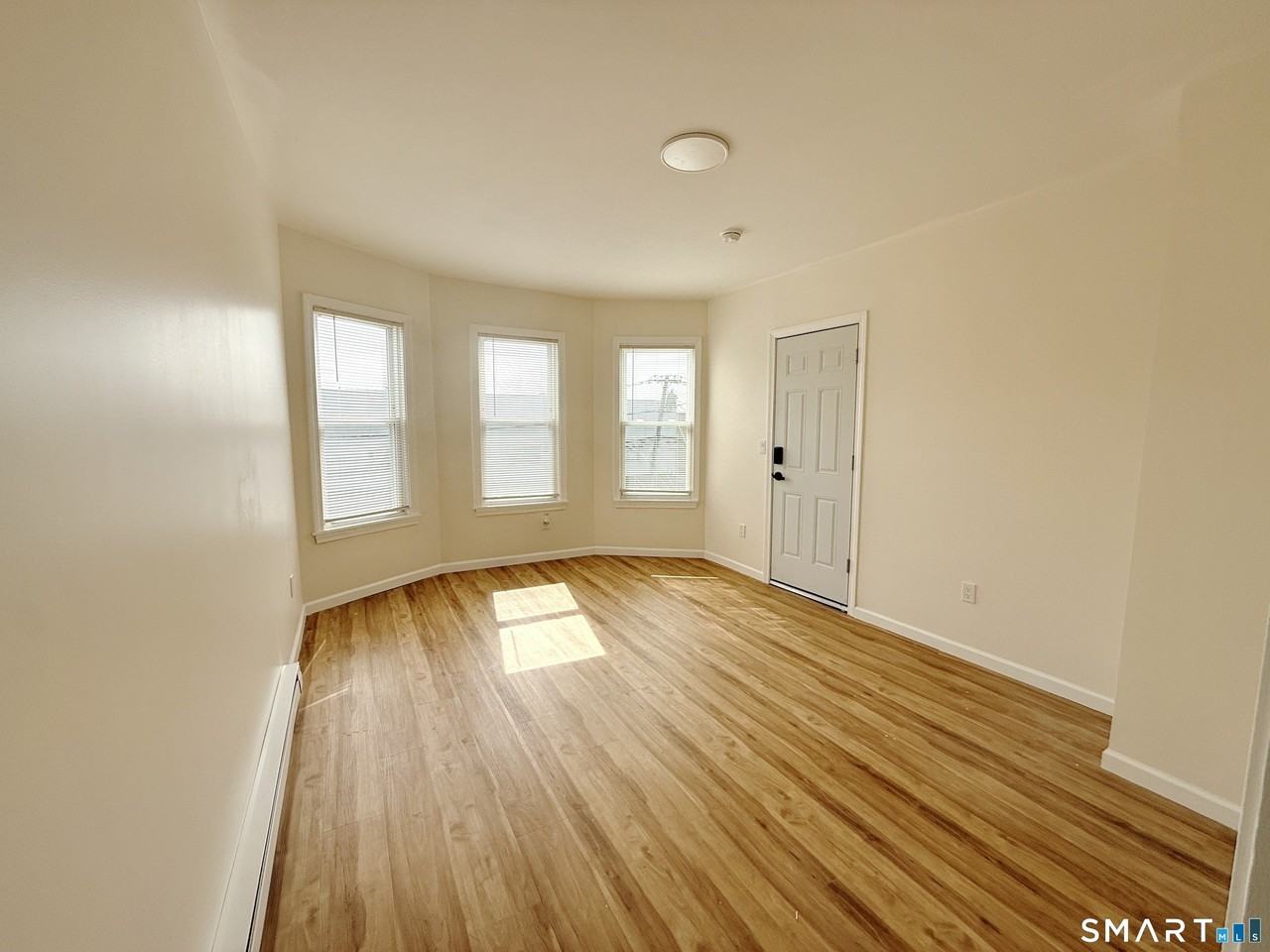 70 Lindley St 3rd Fl - Photo 3 of 6