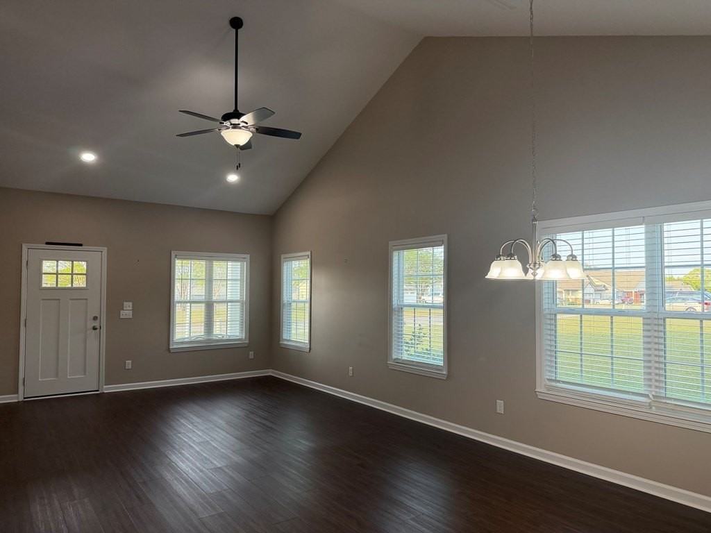 137 Heyward Dr - Photo 2 of 9