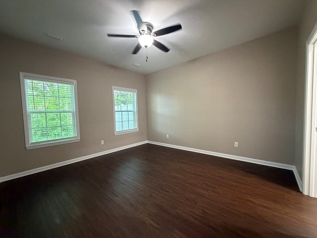 137 Heyward Dr - Photo 5 of 9