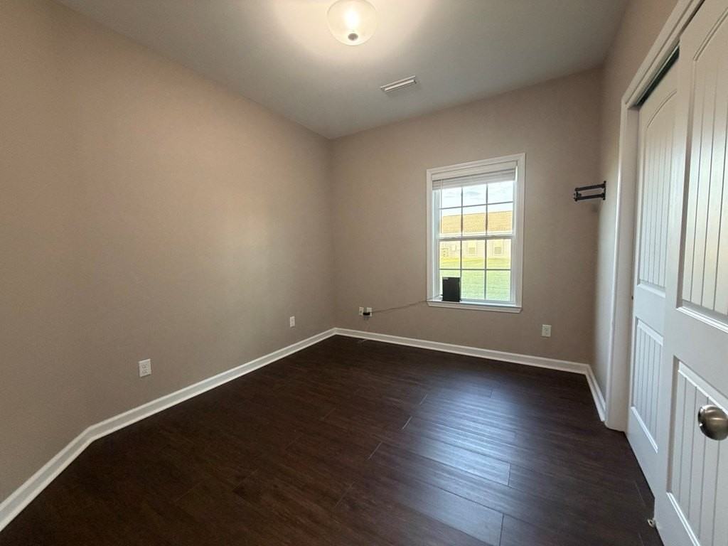 137 Heyward Dr - Photo 7 of 9