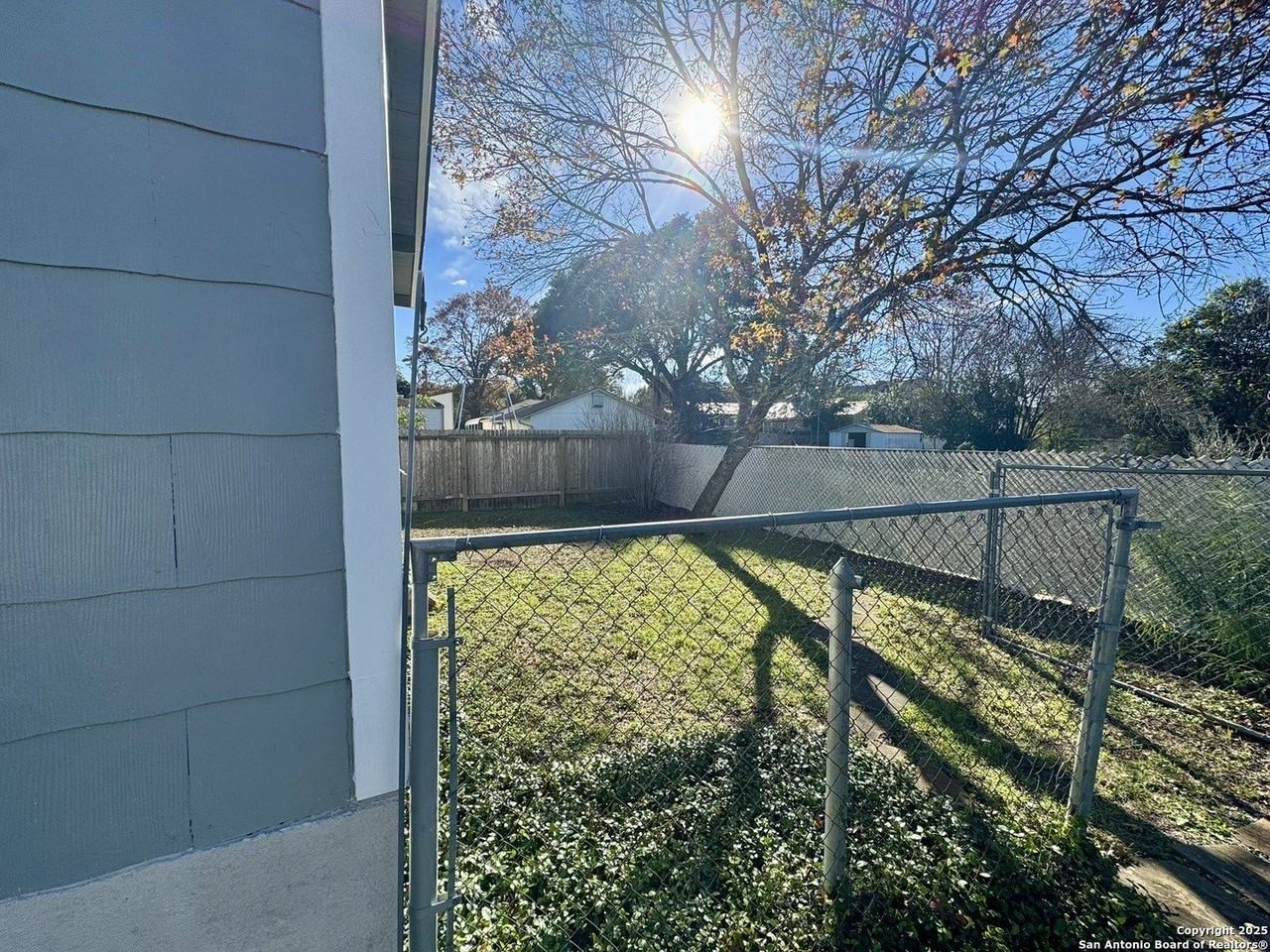 207 E Terra Alta Dr - Photo 4 of 22