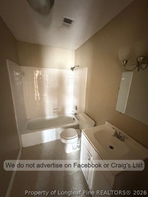 6471 Yadkin Rd Apt 17 - Photo 5 of 9