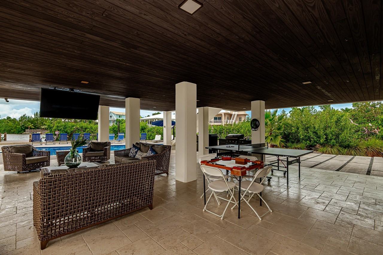 68 Mutiny Pl - Photo 3 of 50