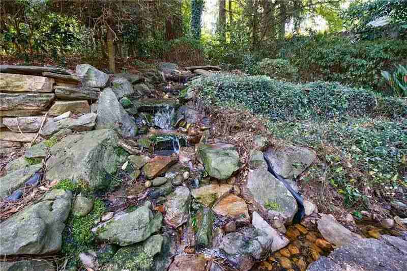 2311 Pembrook Pl Ne - Photo 4 of 50