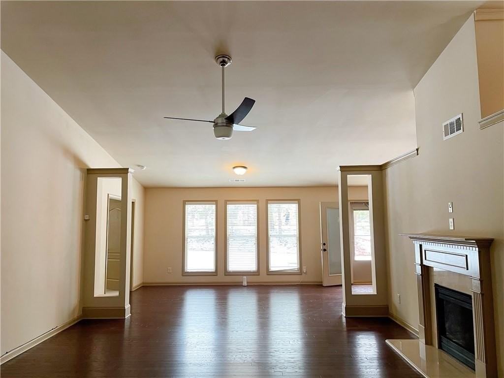 1821 Bridle Rd - Photo 3 of 20