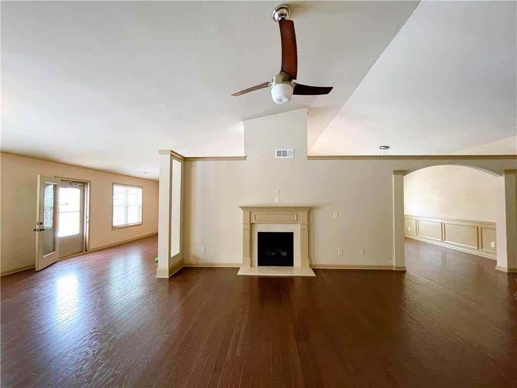 1821 Bridle Rd - Photo 5 of 20