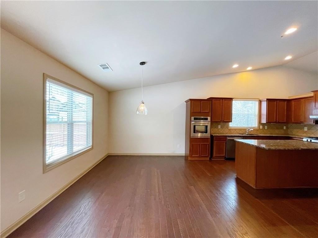 1821 Bridle Rd - Photo 6 of 20