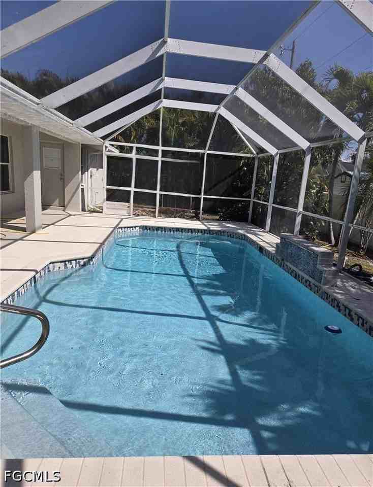 1918 Sw 29th Ter - Photo 4 of 13