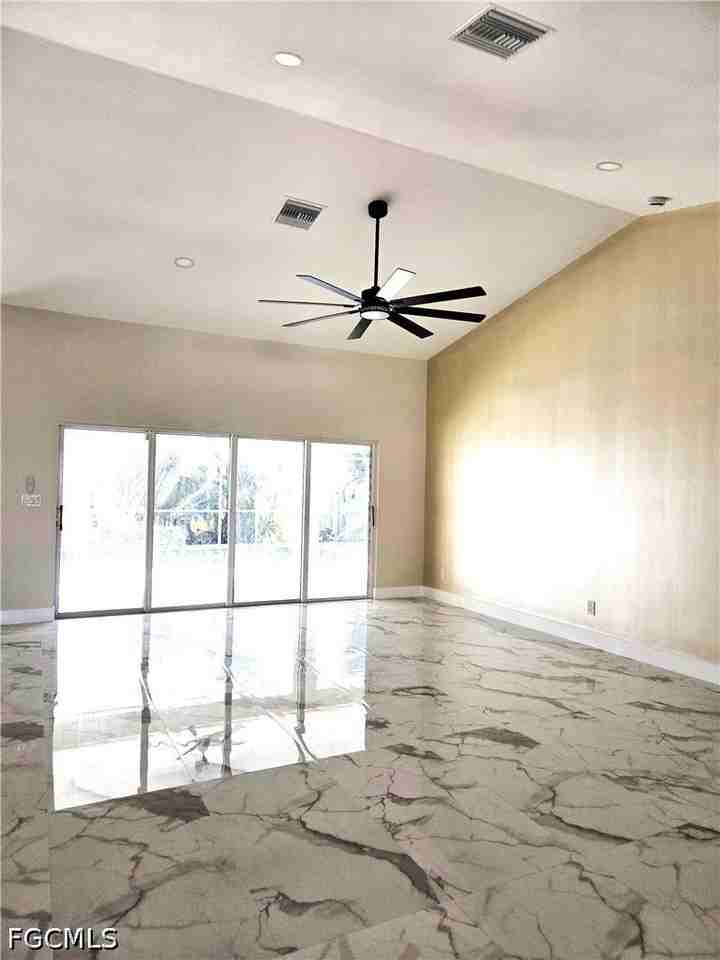 1918 Sw 29th Ter - Photo 5 of 13