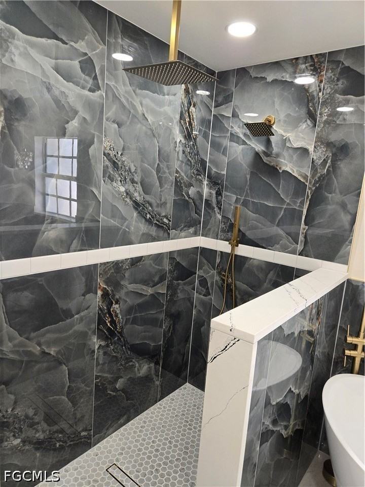 1918 Sw 29th Ter - Photo 7 of 13