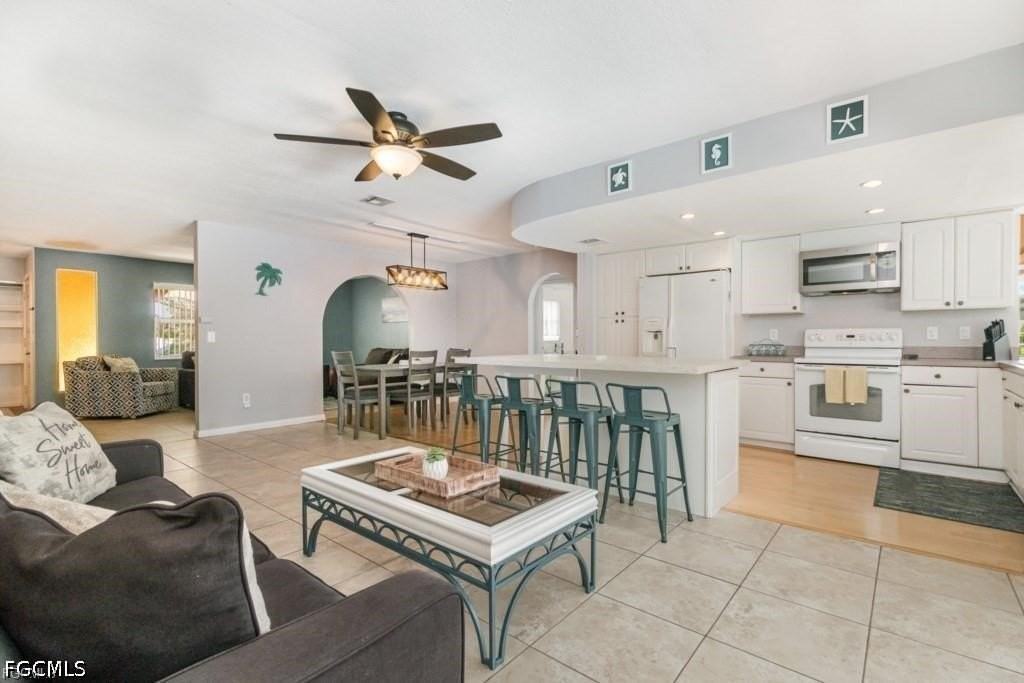 922 Se 25th Ln - Photo 4 of 19