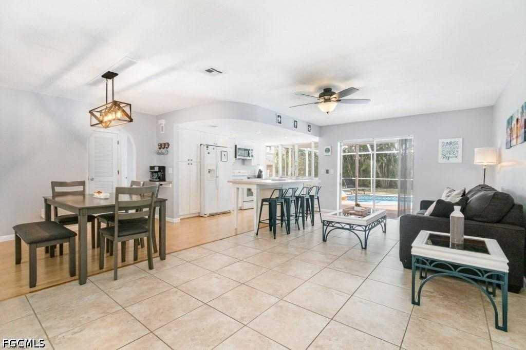 922 Se 25th Ln - Photo 5 of 19