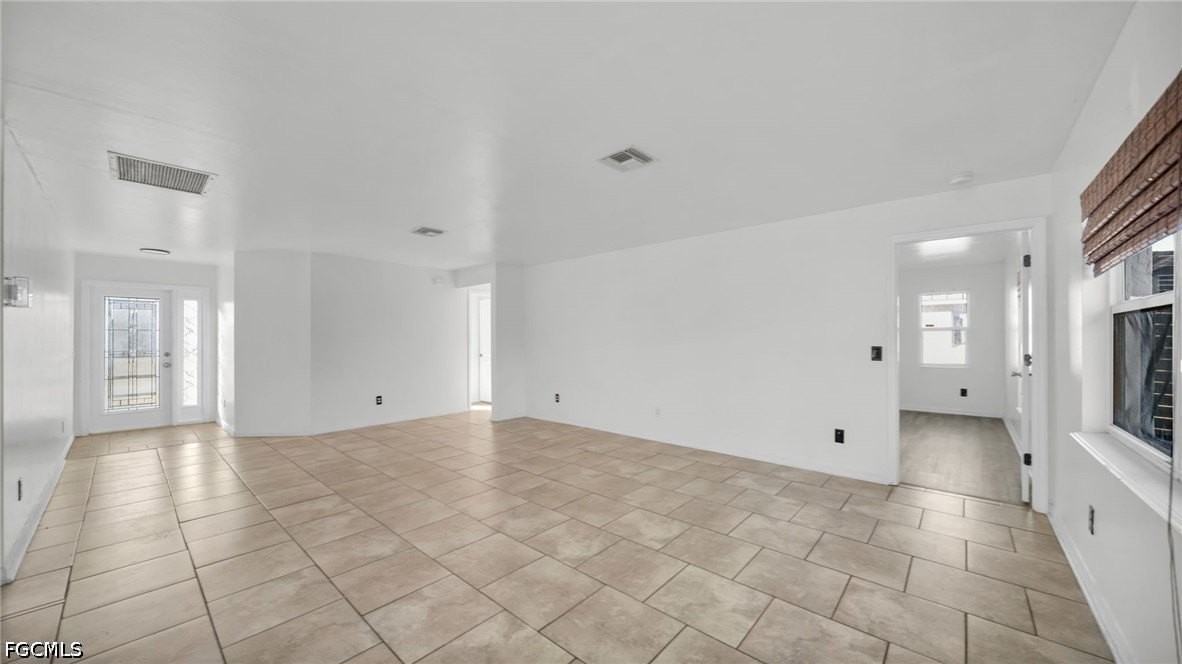 918 Acroft Ave - Photo 5 of 29