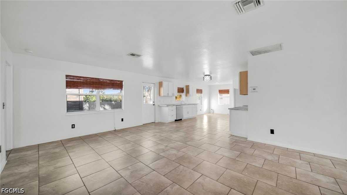 918 Acroft Ave - Photo 7 of 29