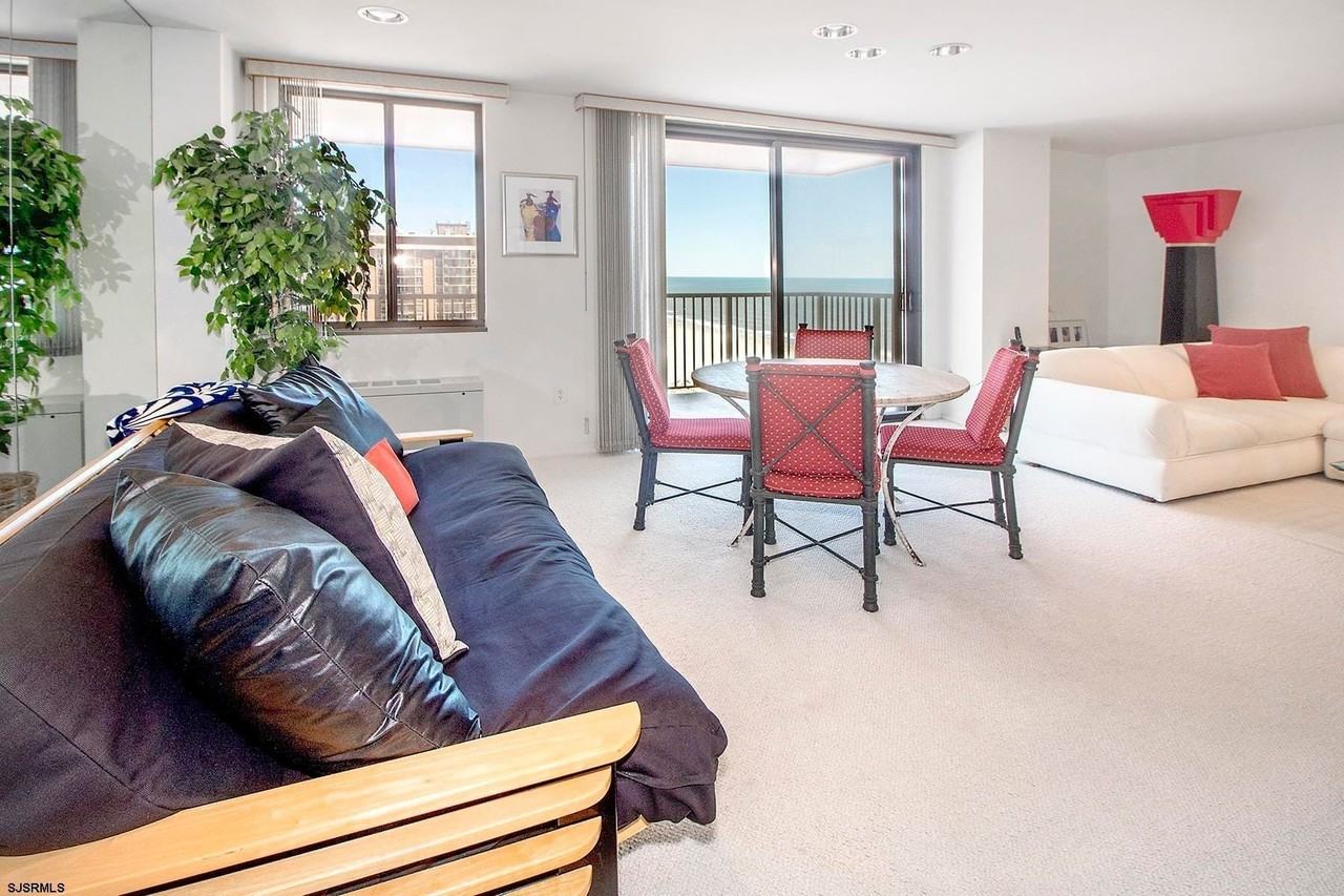 5000 Boardwalk #1613 - Photo 3 of 18